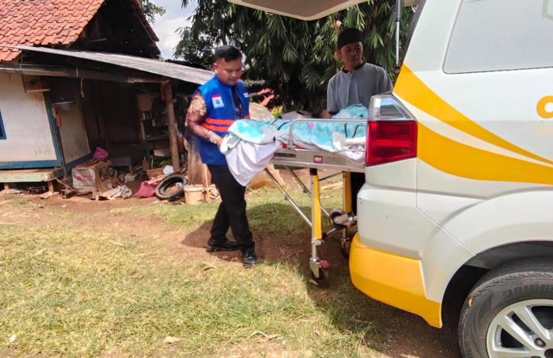 Layanan Ambulans DT Peduli Bandung Antarkan Pasien dengan Aman 