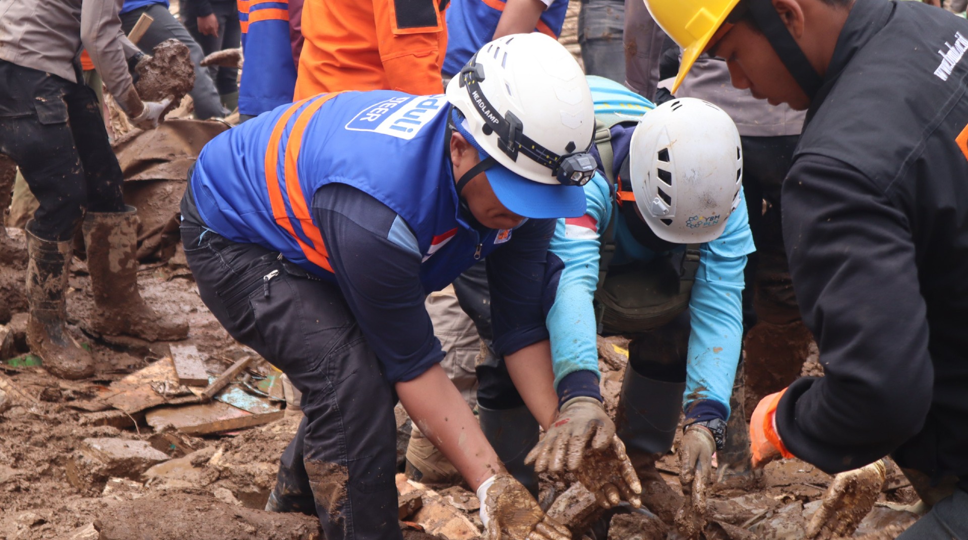 Aksi Tanggap Darurat Longsor Cisarua, 80 Orang Dinyatakan Hilang
