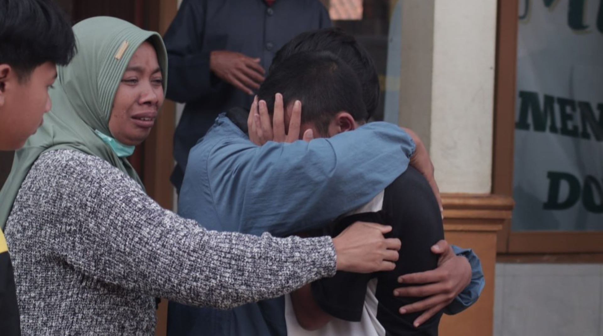 Kisah Pilu Teti Kehilangan 13 Anggota Keluarga saat Longsor Cisarua 