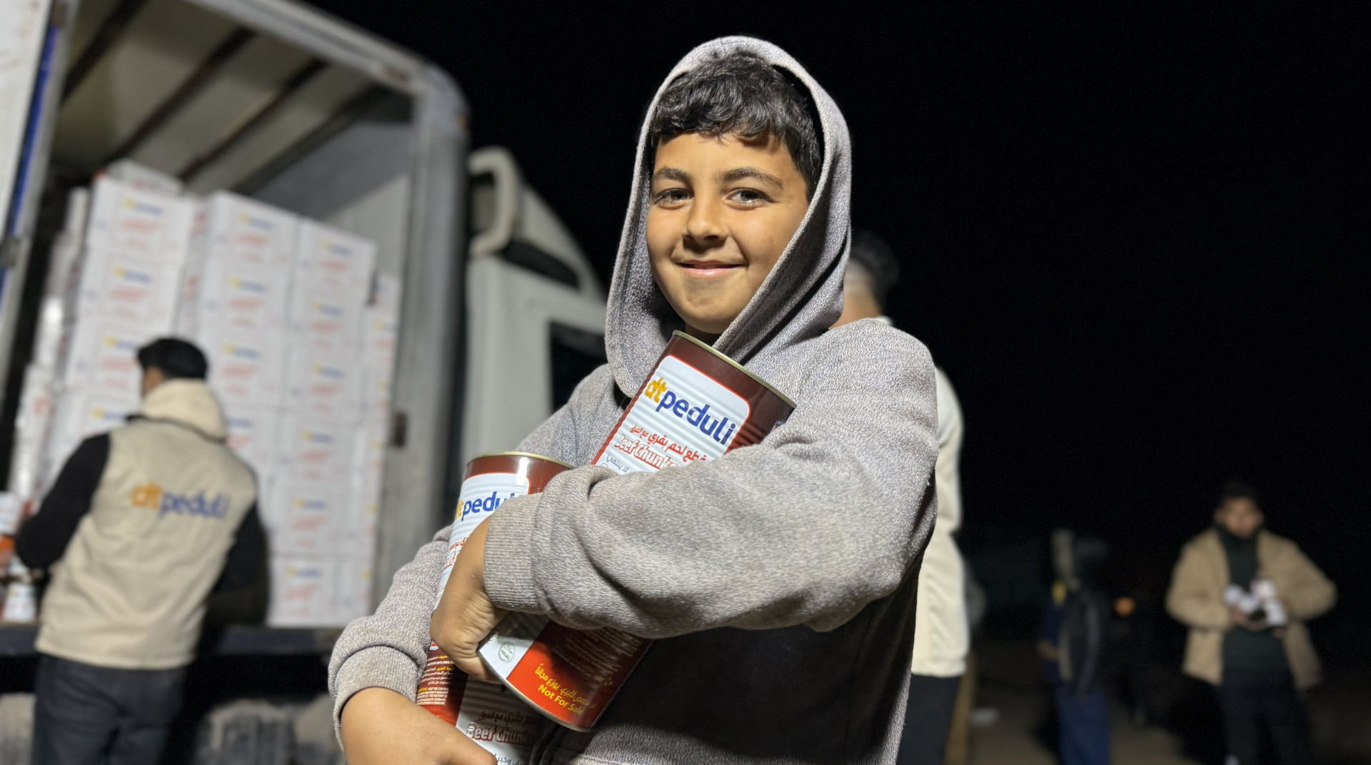 Tembus Blokade, DT Peduli Salurkan Daging Qurban Kaleng untuk Warga Gaza 