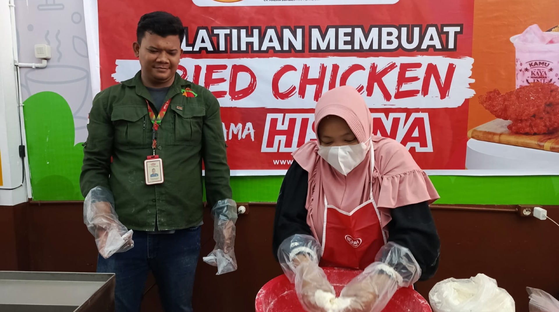 Dorong Kemandirian Sahabat Disabilitas, DT Peduli Sumsel bersama Hisana Gelar Pelatihan Membuat Fried Chicken 