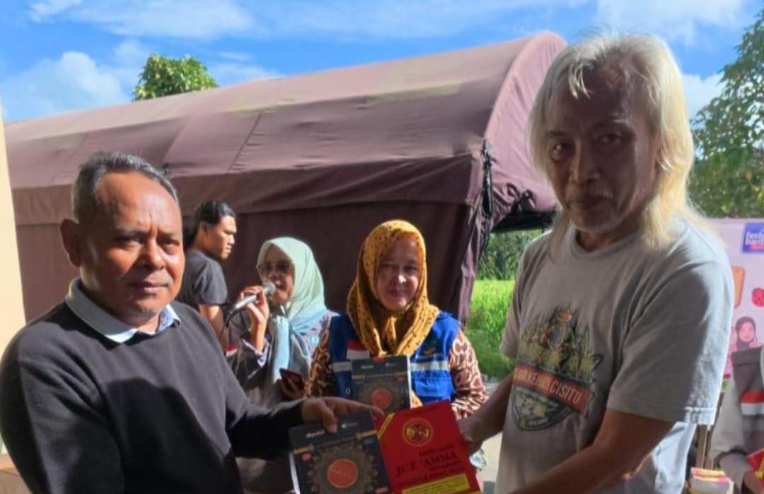 DT Peduli Serang Salurkan Mushaf Al-Qur’an untuk Penyintas Banjir dan Longsor di Kadubeureum