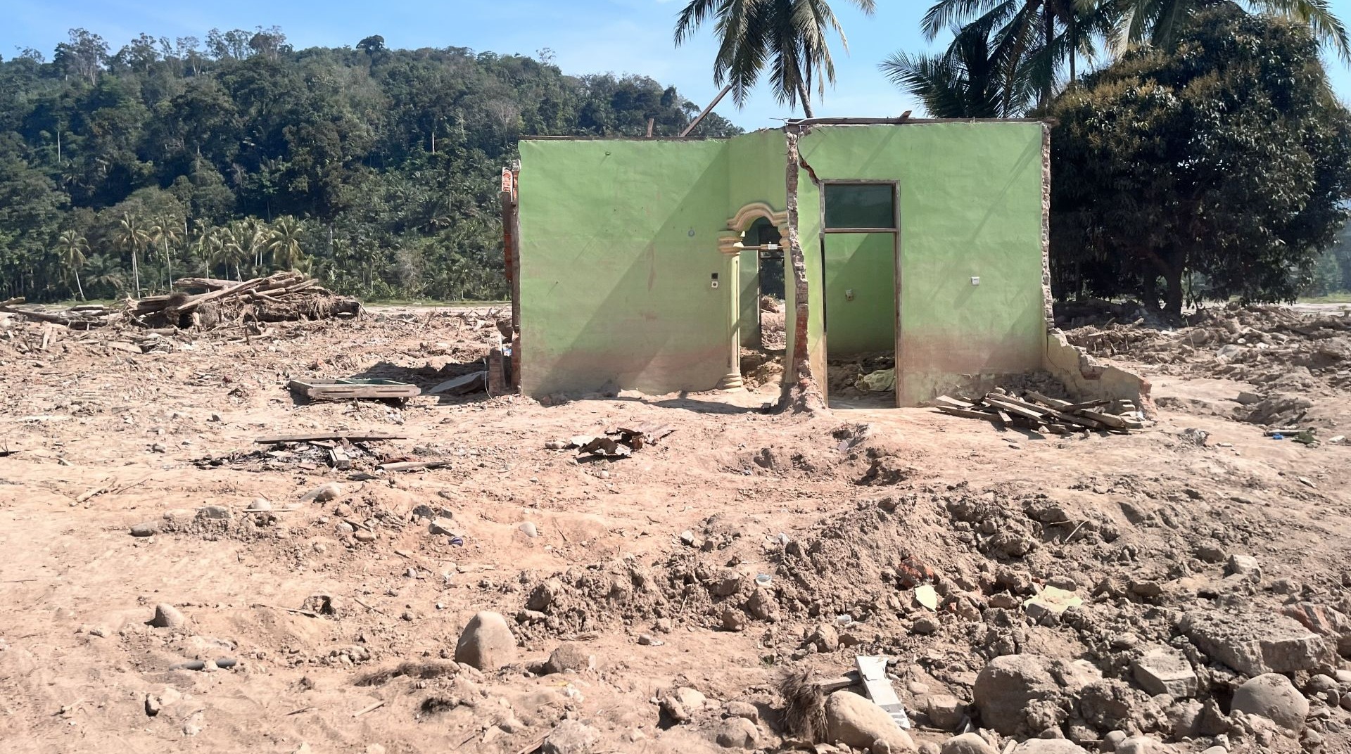 Kisah “Tsunami Kayu” di Garoga 