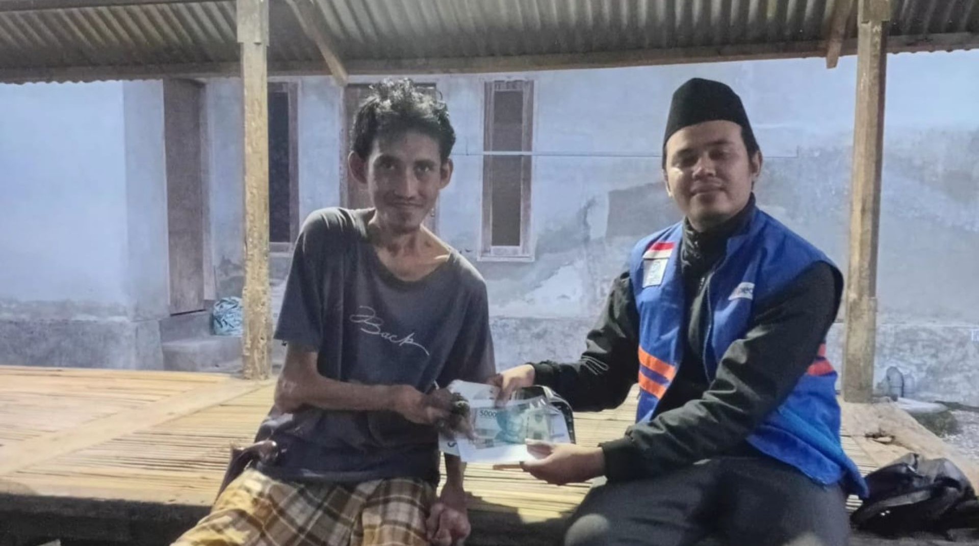 Senyum untuk Ustadz Nawawi 