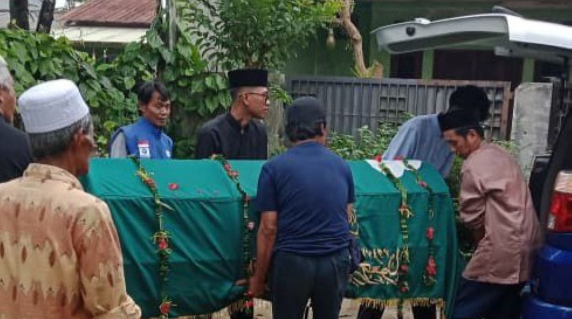 DT Peduli Bogor Fasilitasi Ambulans Jenazah Warga Bojong Gede 
