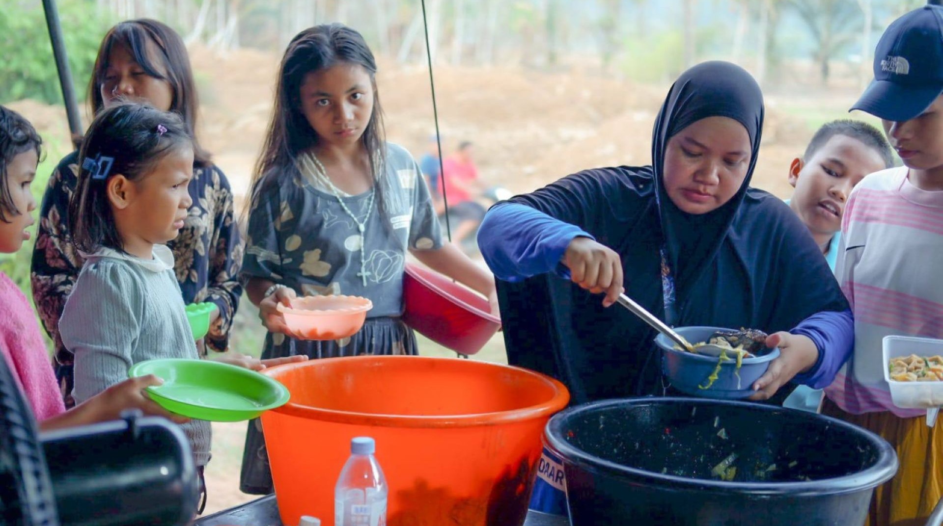 Dua Bulan Pascabencana, Penyintas di Tukka Masih Bertumpu pada Dapur Umum 