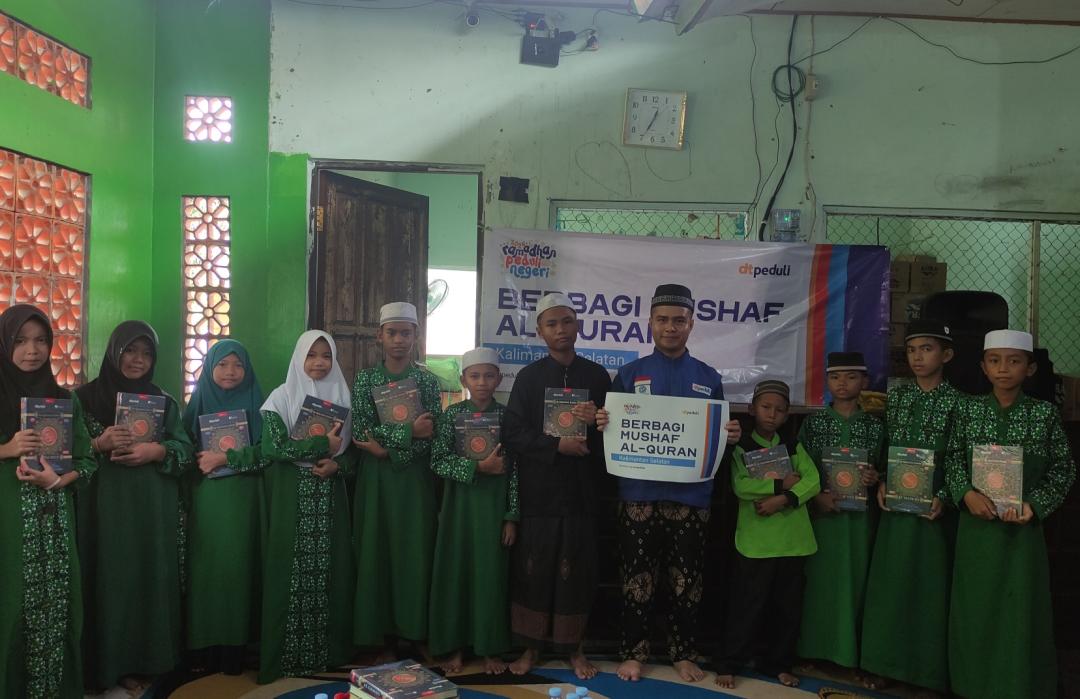 Tempuh Lima Jam Perjalanan, DT Peduli Kalsel Salurkan Mushaf Al-Qur’an dan Paket Peralatan Ibadah 
