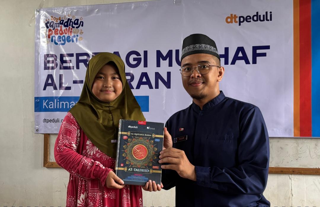 Jadi Pelipur Lara, DT Peduli Kalsel Salurkan Mushaf Al-Qur’an dan Paket Ibadah ke TPQ Al-Irsyad Pascabanjir Melanda 