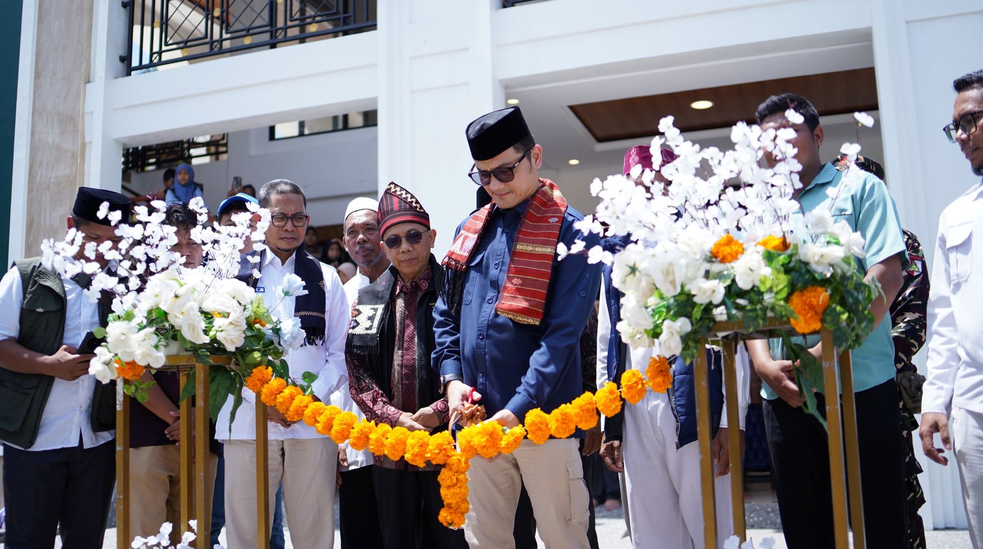 Perkuat Wisata Religi, BPKH dan DT Peduli Resmikan Masjid Pantai Bali 