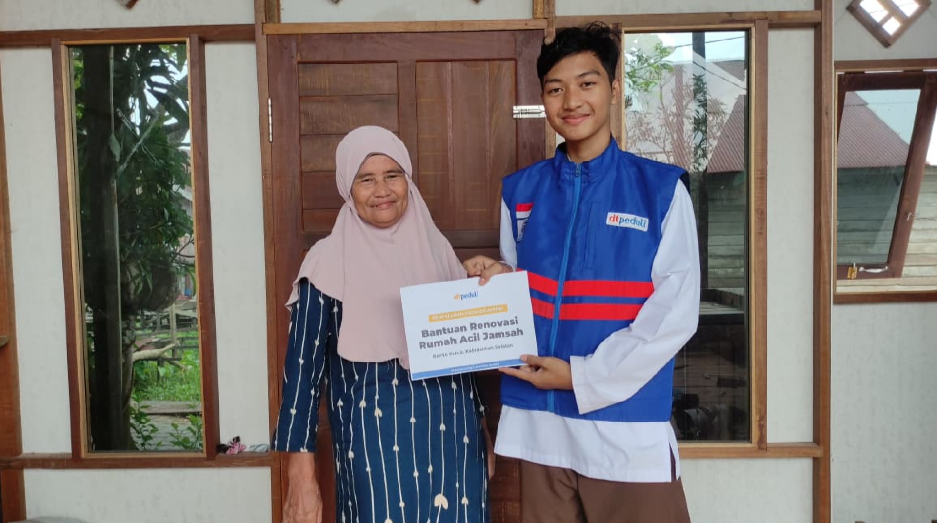 Dinding Kayu Tak Lagi Pilu: Air Mata Haru Acil Jamsah Saat DT Peduli Kalsel Wujudkan Rumah Impian