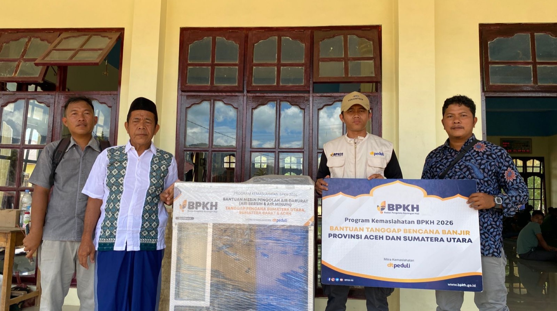 DT Peduli dan BPKH Salurkan Bantuan Mesin Filter Air Bersih dan Perlengkapan Sekolah di Tapanuli 