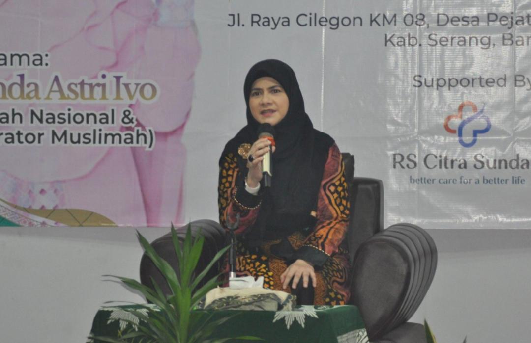 Silaturahmi Akbar Politeknik Kesehatan Aisyiyah Banten Bekerja sama dengan DT Peduli Serang Gelar Safari Dakwah Bersama Bunda Astri Ivo