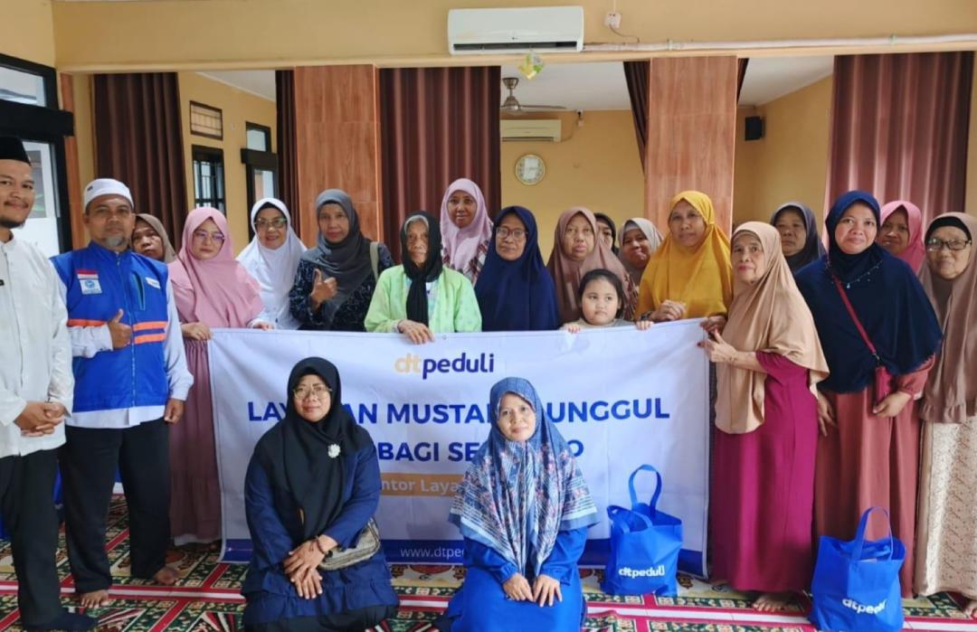 DT Peduli Depok Salurkan 25 Paket Sembako untuk Dhuafa di Beji Depok