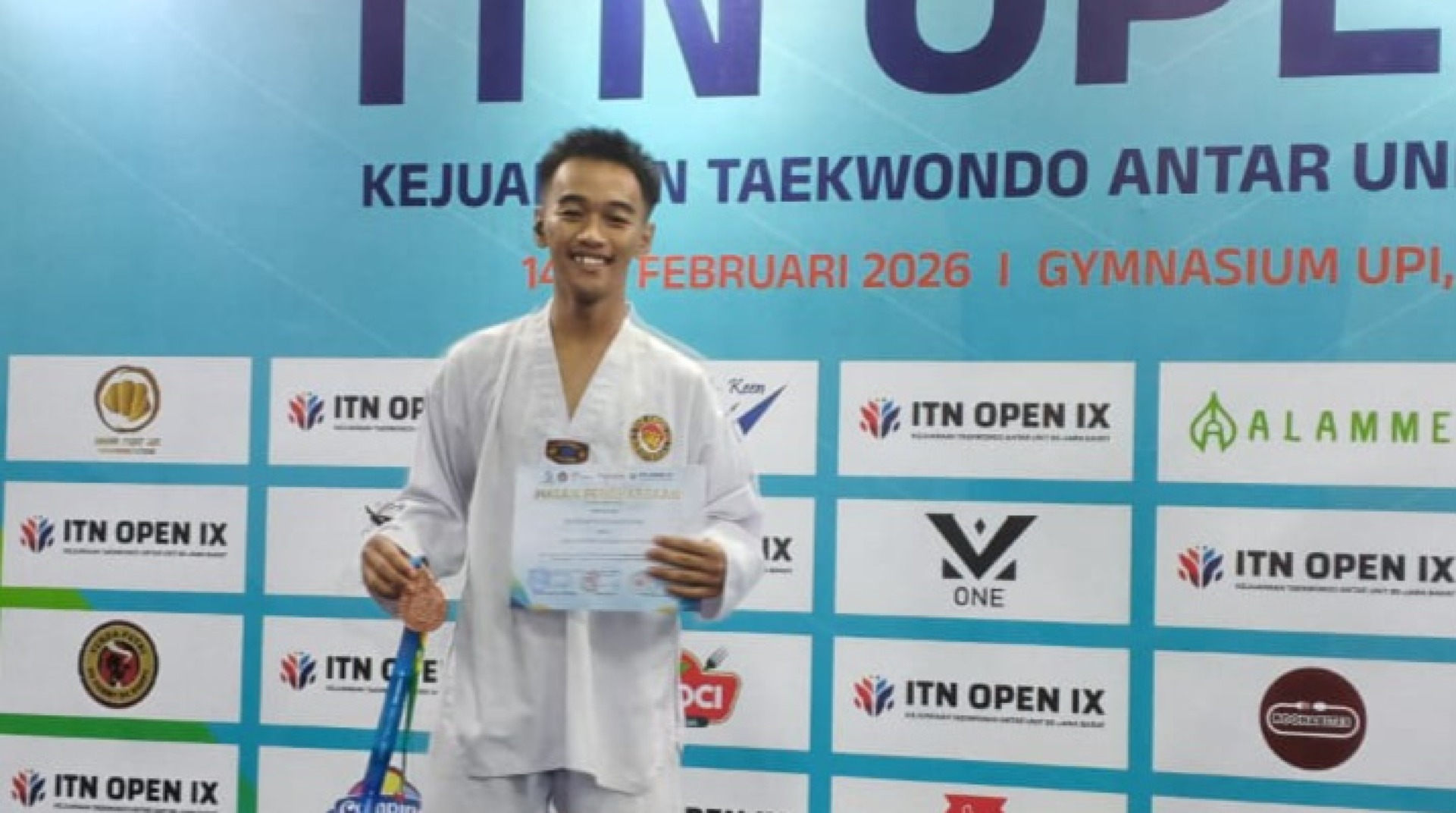 Syahdan, Mahasiswa Beasiswa DT Peduli Raih Juara 3 Taekwondo ITN Open IX