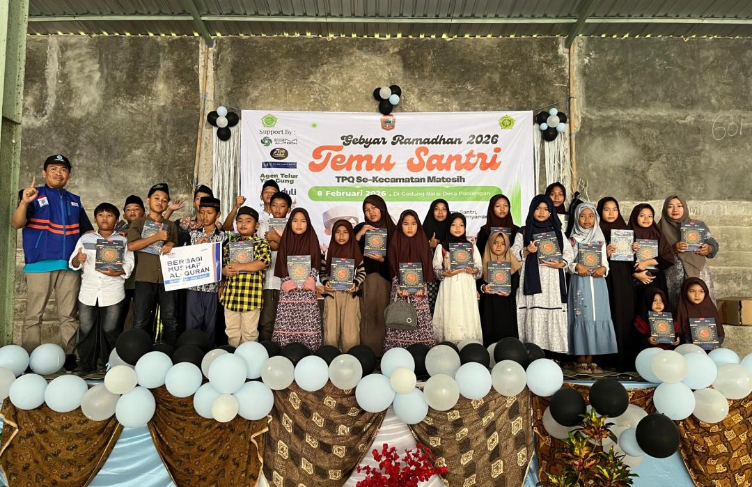 Tumbuhkan Semangat Cinta Al-Qur’an, DT Peduli Solo Salurkan Mushaf Baru untuk Santri TPQ dan SD 