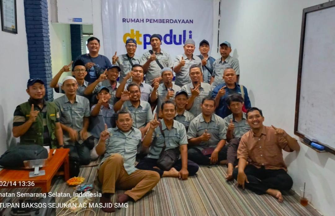 Usai Baksos 100 AC Masjid di Semarang, DT Peduli Jateng Gelar Ngulik Bareng Master AC 
