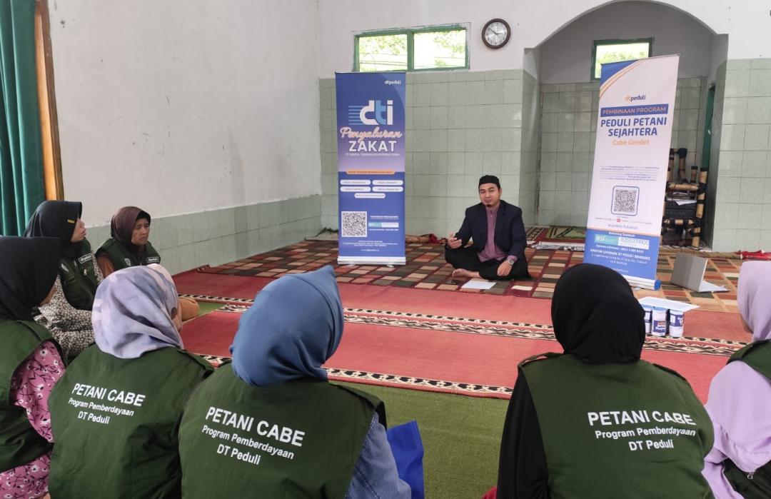 PT. DTI Dukung Program Peduli Petani Sejahtera Cabe Gendot Binaan DT Peduli Bandung