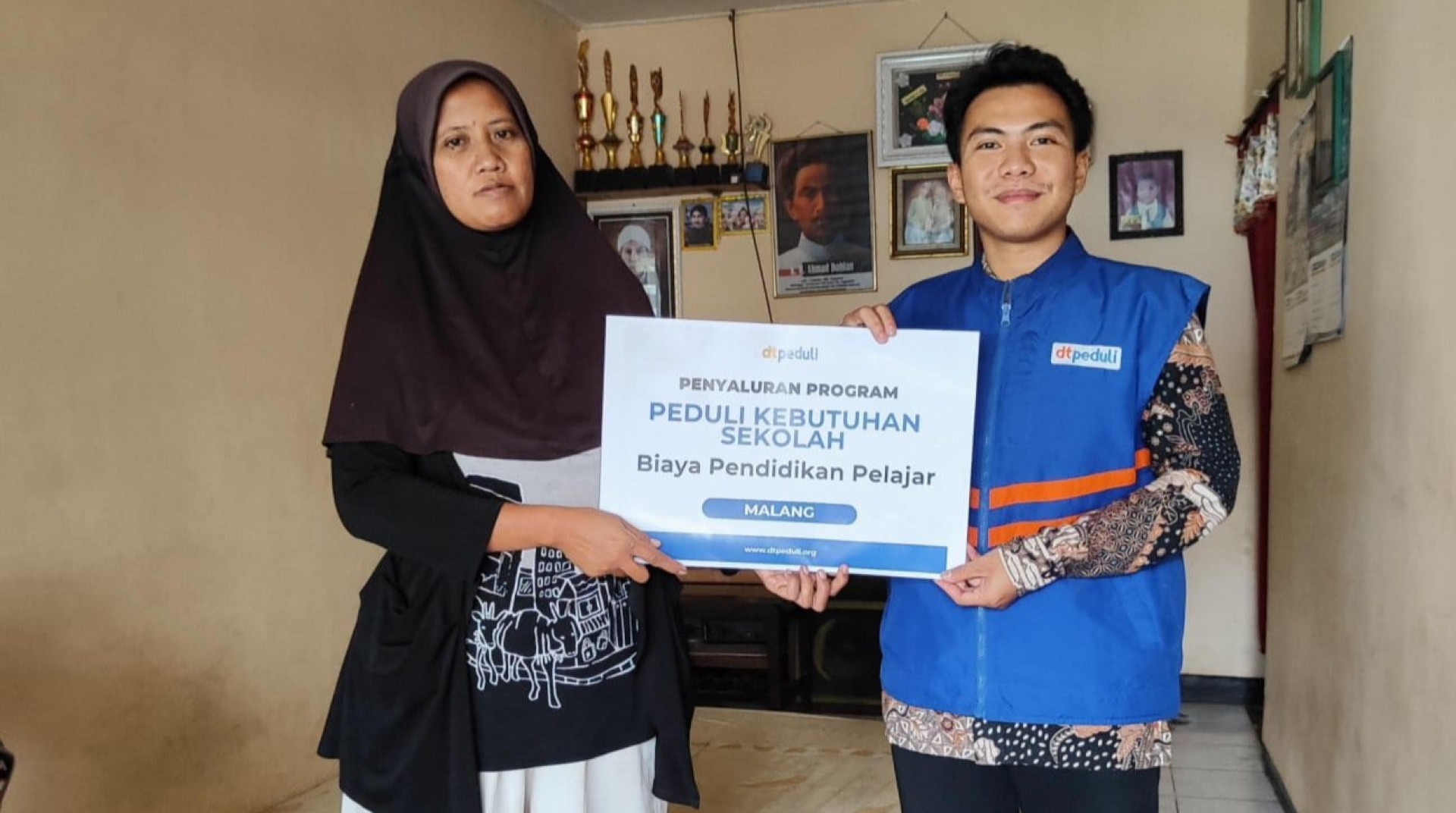 Ringankan Biaya Ujian Sekolah, DT Peduli Malang Salurkan Bantuan Pendidikan 