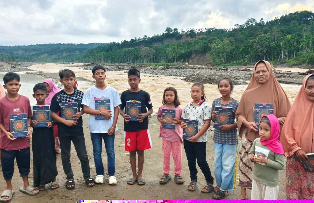 Kala Al-Qur’an Menjadi Pelipur Lara Penyintas Banjir Aceh 