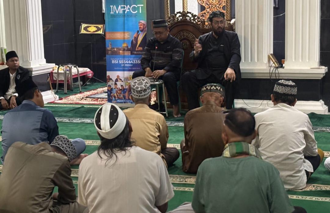 Jamaah Subuh Masjid Nurul Huda Antusias Hadiri Roadshow Syekh Palestina yang Digelar DT Peduli Metro 