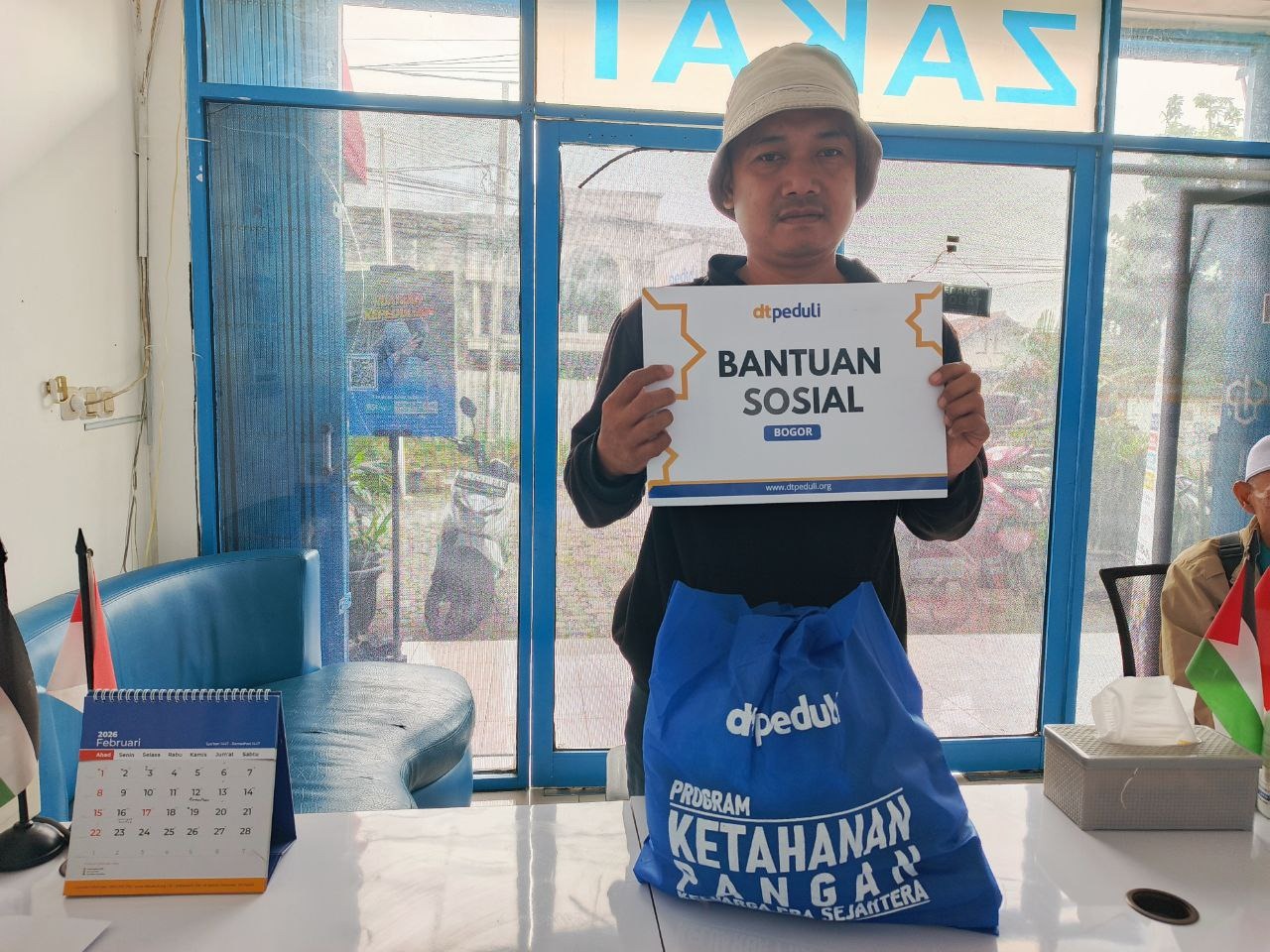 DT Peduli Bogor Salurkan Bingkisan Sembako untuk Warga Terdampak Kenaikan Harga Pangan