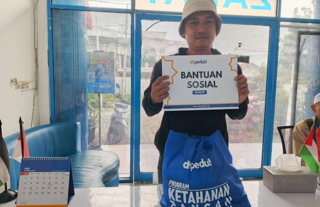 DT Peduli Bogor Salurkan Bingkisan Sembako untuk Warga Terdampak Kenaikan Harga Pangan