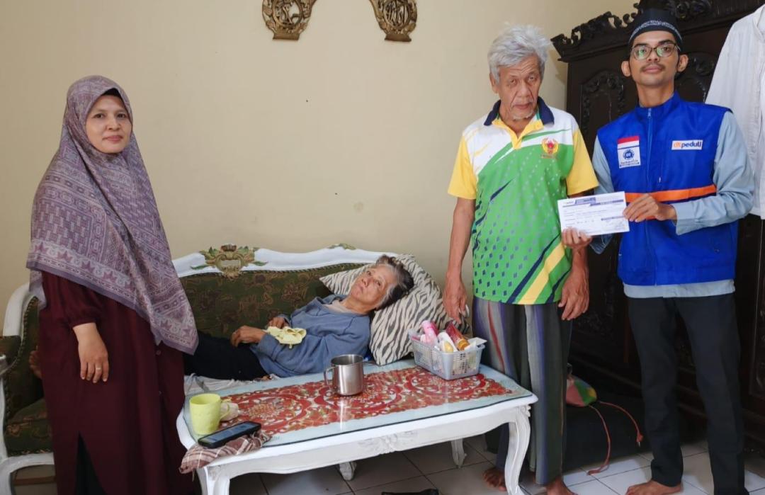 Sakit Stroke Sejak Tahun 2017, DT Peduli Depok Salurkan Biaya Pengobatan untuk Halinda