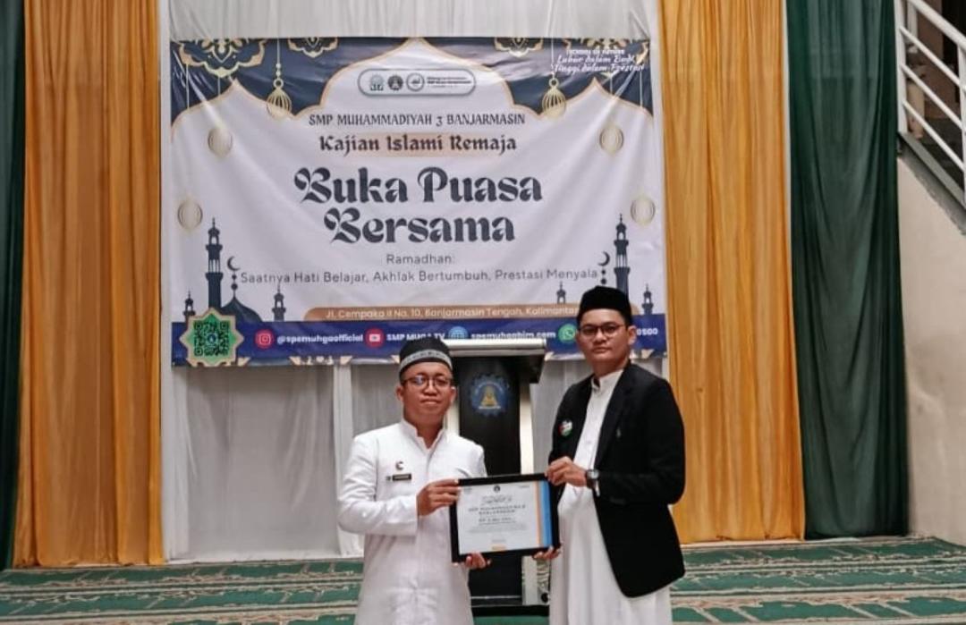 Gandeng DT Peduli Kalsel, SMP Muhammadiyah 3 Banjarmasin Gelar Kajian Ramadhan dan Buka Puasa Bersama 