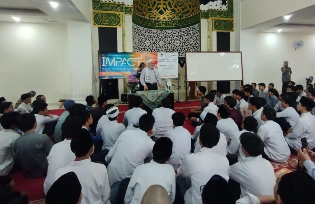 DT Peduli Hadirkan Safari Dakwah Syaikh Palestina di Sejumlah Masjid Cianjur 