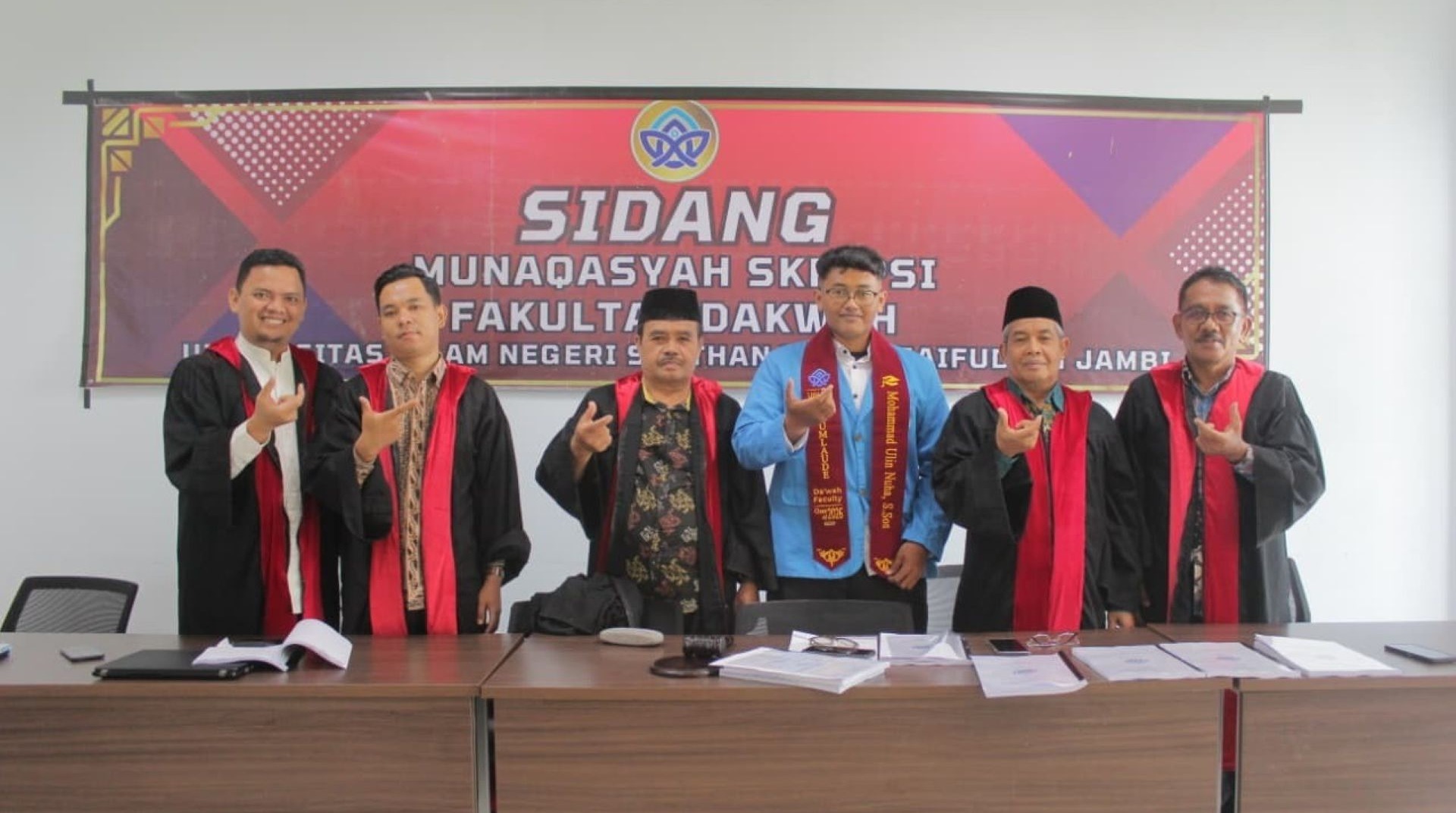 Mahasiswa Beasiswa DT Peduli Lulus Sidang Munaqosah di UIN Sultan Thaha Saifuddin Jambi 