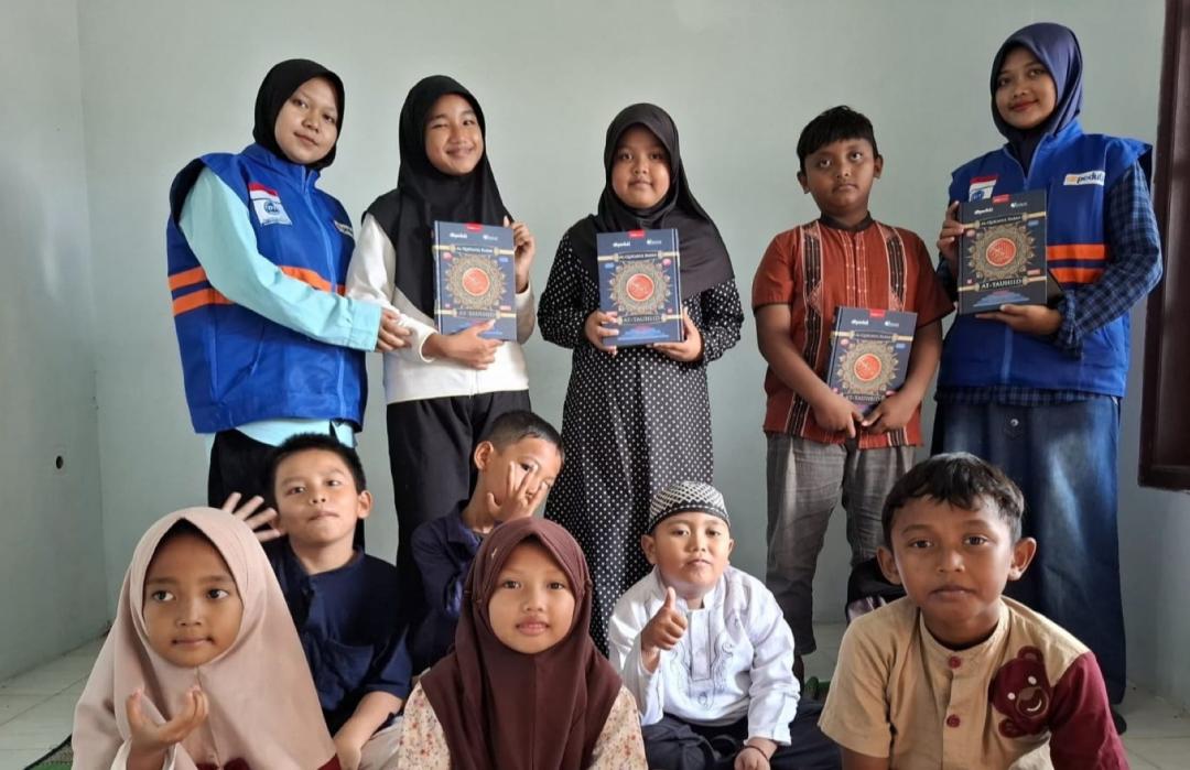 DT Peduli Jatim Salurkan Mushaf Al-Qur’an untuk Anak-anak Binaan Yayasan Novaloja Cakrawala Asa 