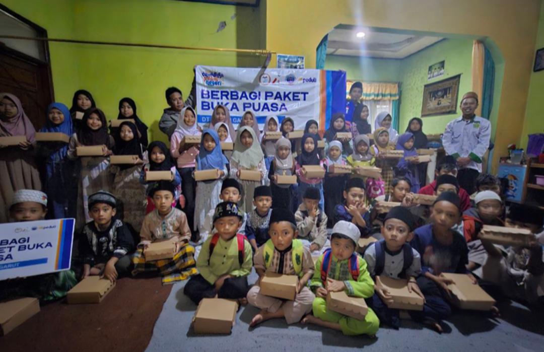 DT Peduli Garut dan LAZ Panas Bumi Darajat Gelar Buka Puasa Bersama untuk Santri Madrasah dan Jamaah Majelis Taklim 