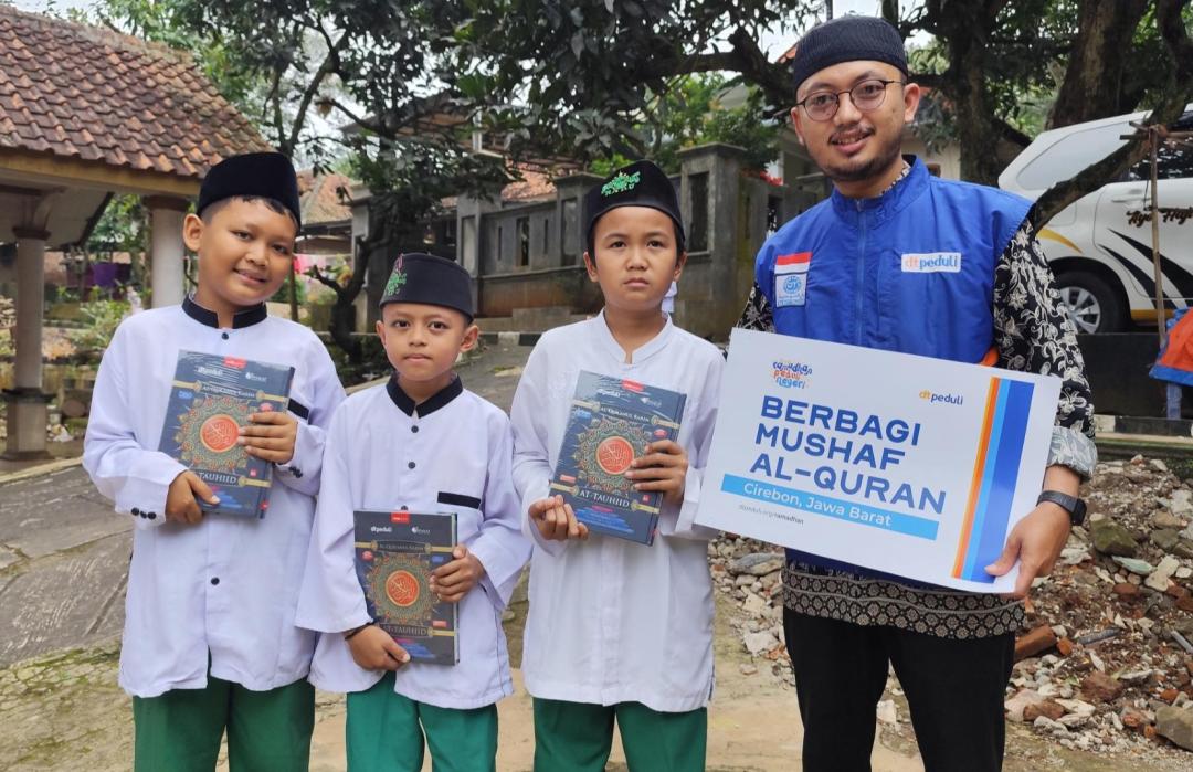 DT Peduli Cirebon Salurkan Mushaf Al-Qur’an Hingga ke Daerah Pelosok