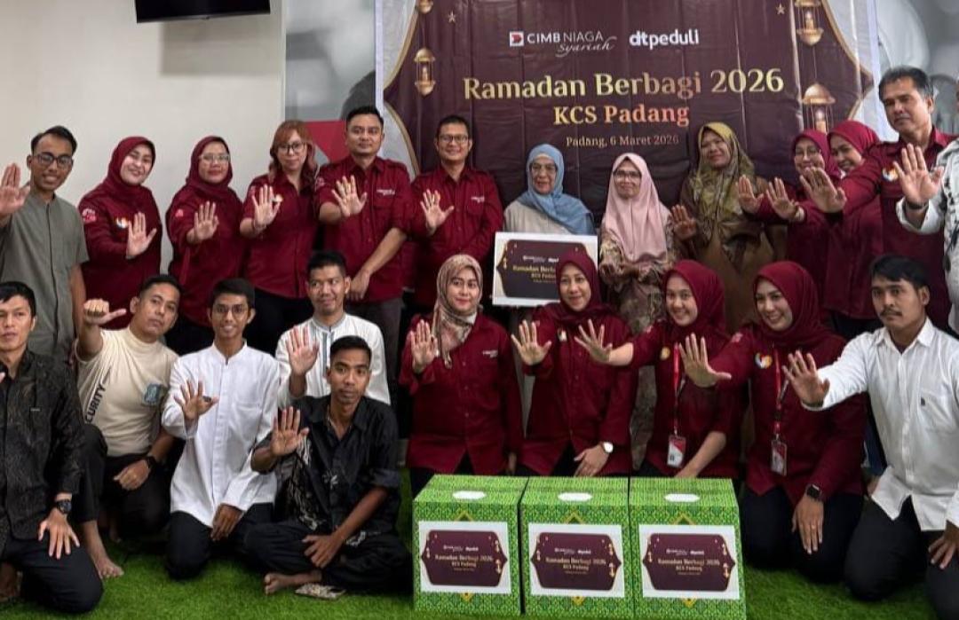 DT Peduli Sumbar dan CIMB Niaga Syariah Gelar Buka Puasa dan Salurkan Bingkisan untuk Penyintas Banjir Gurun Laweh 