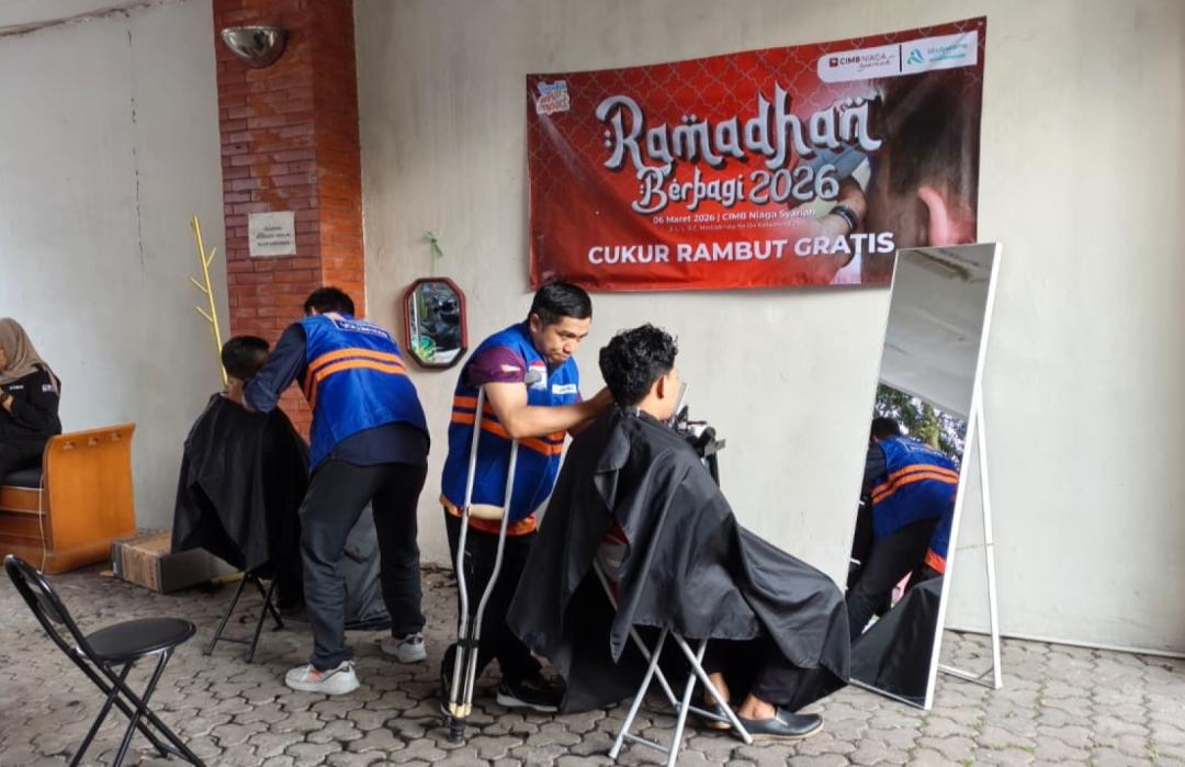 Bersama CIMB Niaga Syariah, DT Peduli Bandung Gelar Cukur Gratis