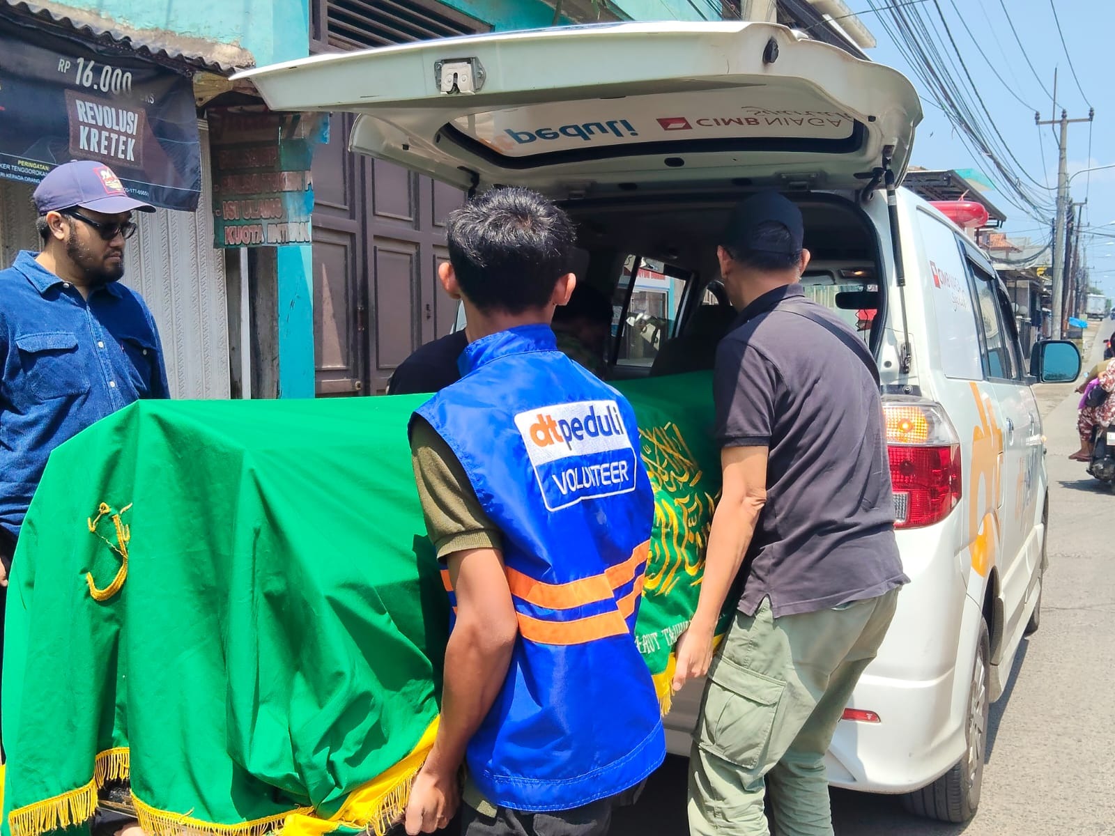 DT Peduli Bandung Fasilitasi Pengantaran Jenazah dari Gegerkalong Tengah ke Cicalengka 