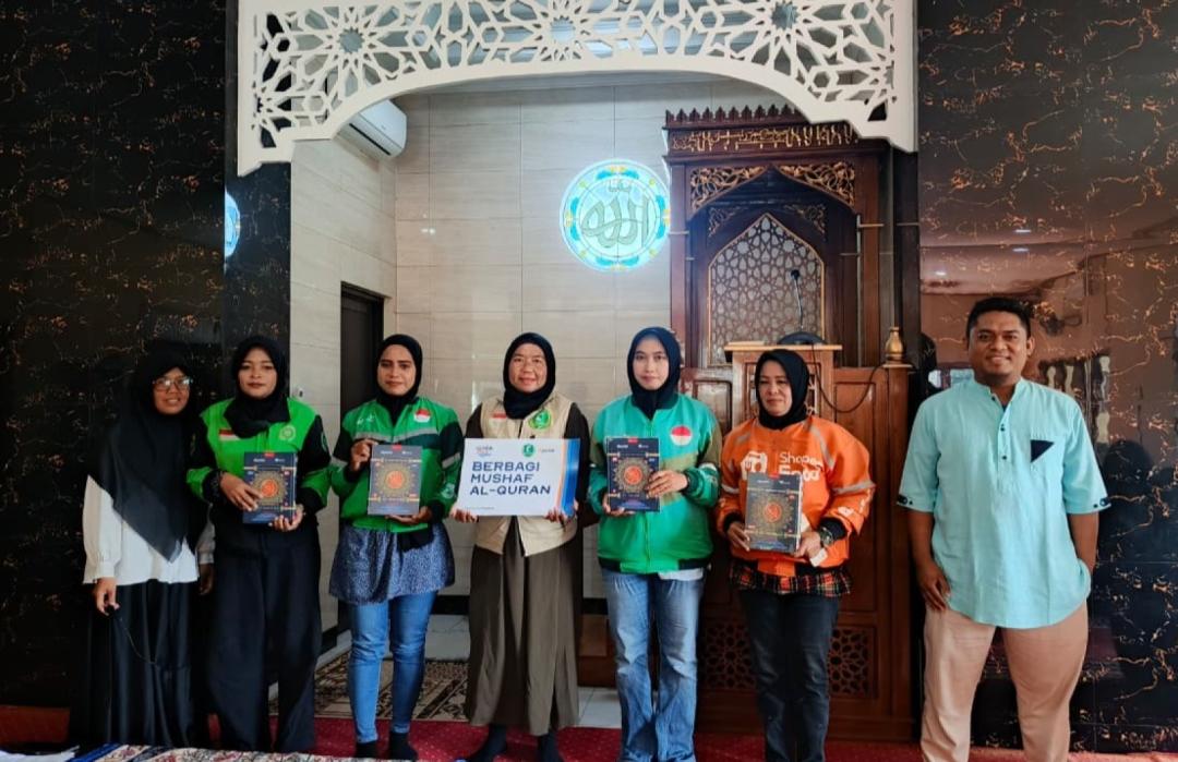 DT Peduli Banten Distribusikan Mushaf Al-Qur’an untuk Pengemudi Ojek Online Perempuan 