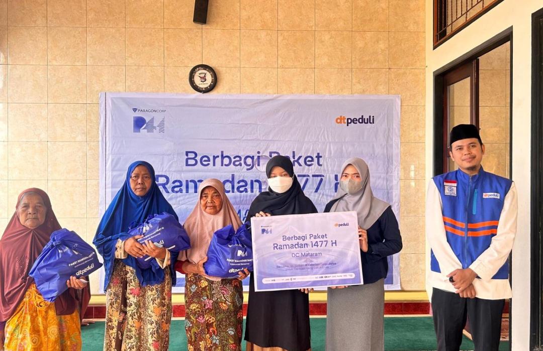 Gandeng DT Peduli, Paragon DC Mataram Salurkan Paket Sembako Ramadhan untuk Masyarakat Lombok 