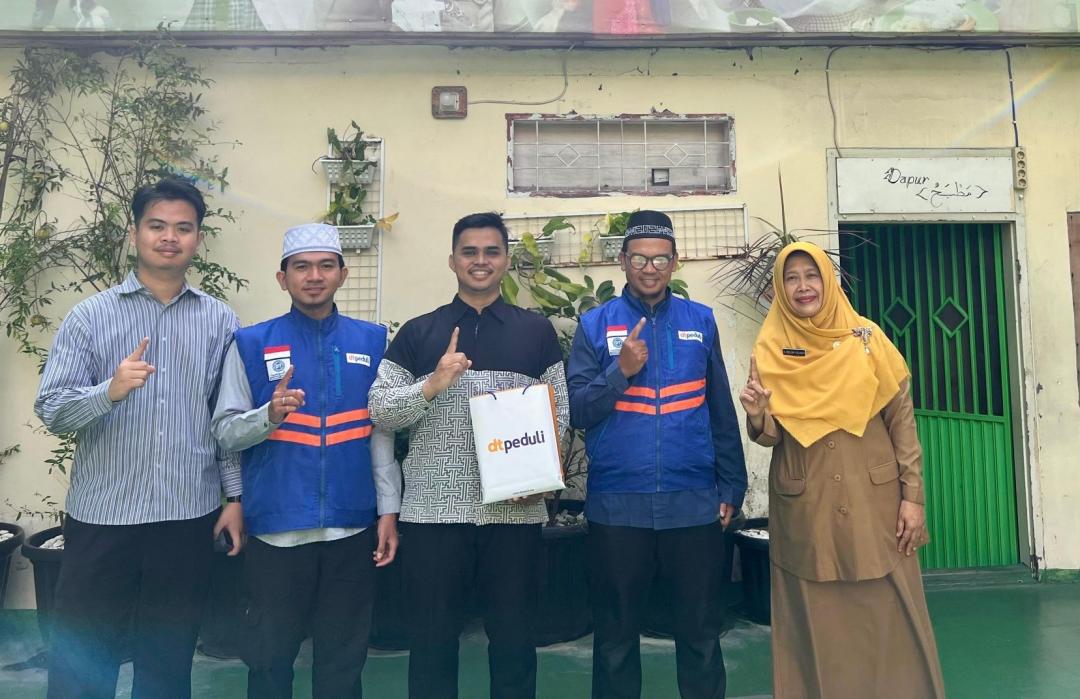 Sinergi Kebaikan, Sekolah Mutiara Hati Tangerang Percayakan Penyaluran Zakat Fitrah Melalui DT Peduli