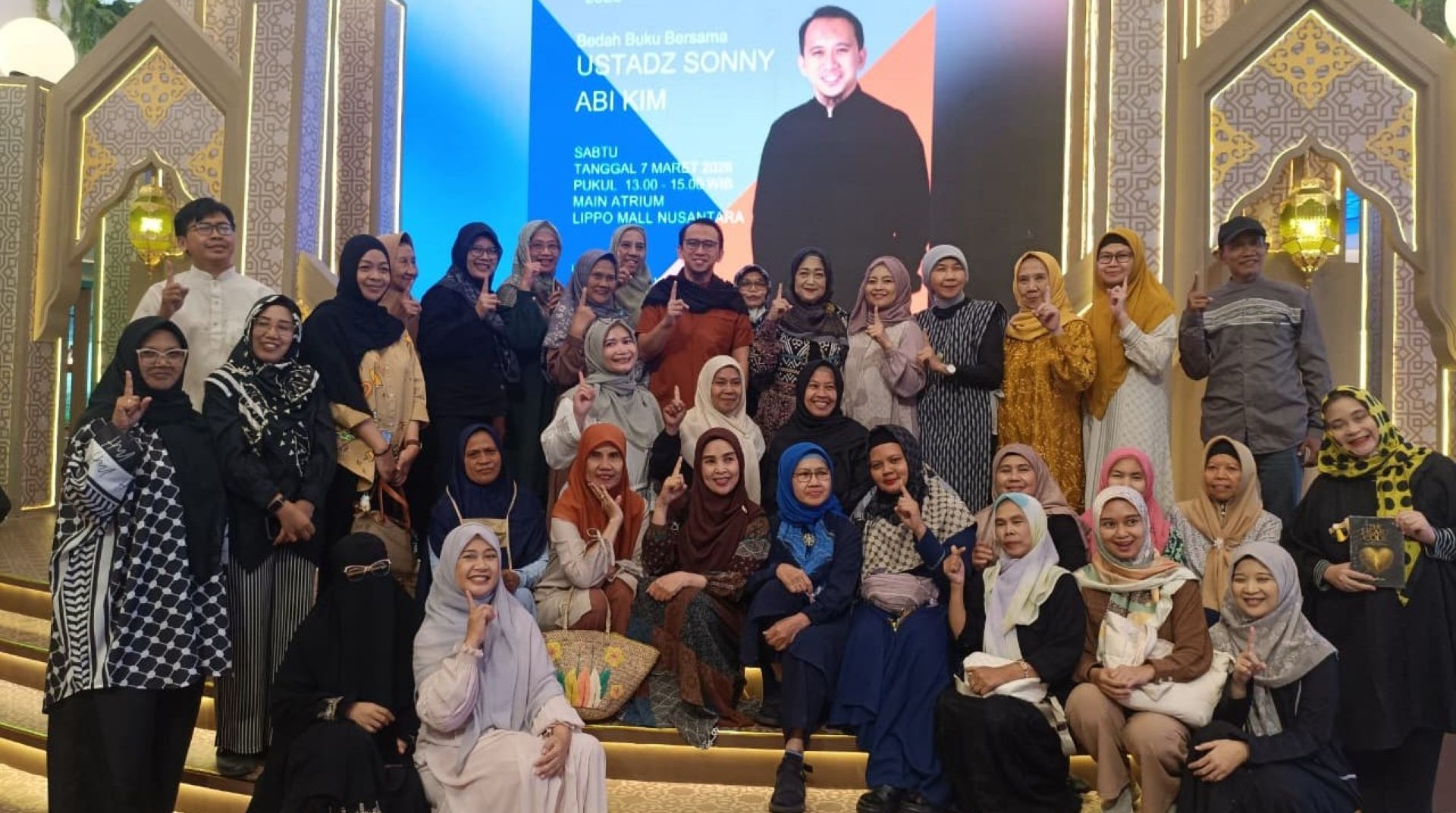 Hijabersmom Community dan DT Peduli Gelar Bedah Buku "Inner Peace" Bersama Coach Sonny Abi Kim