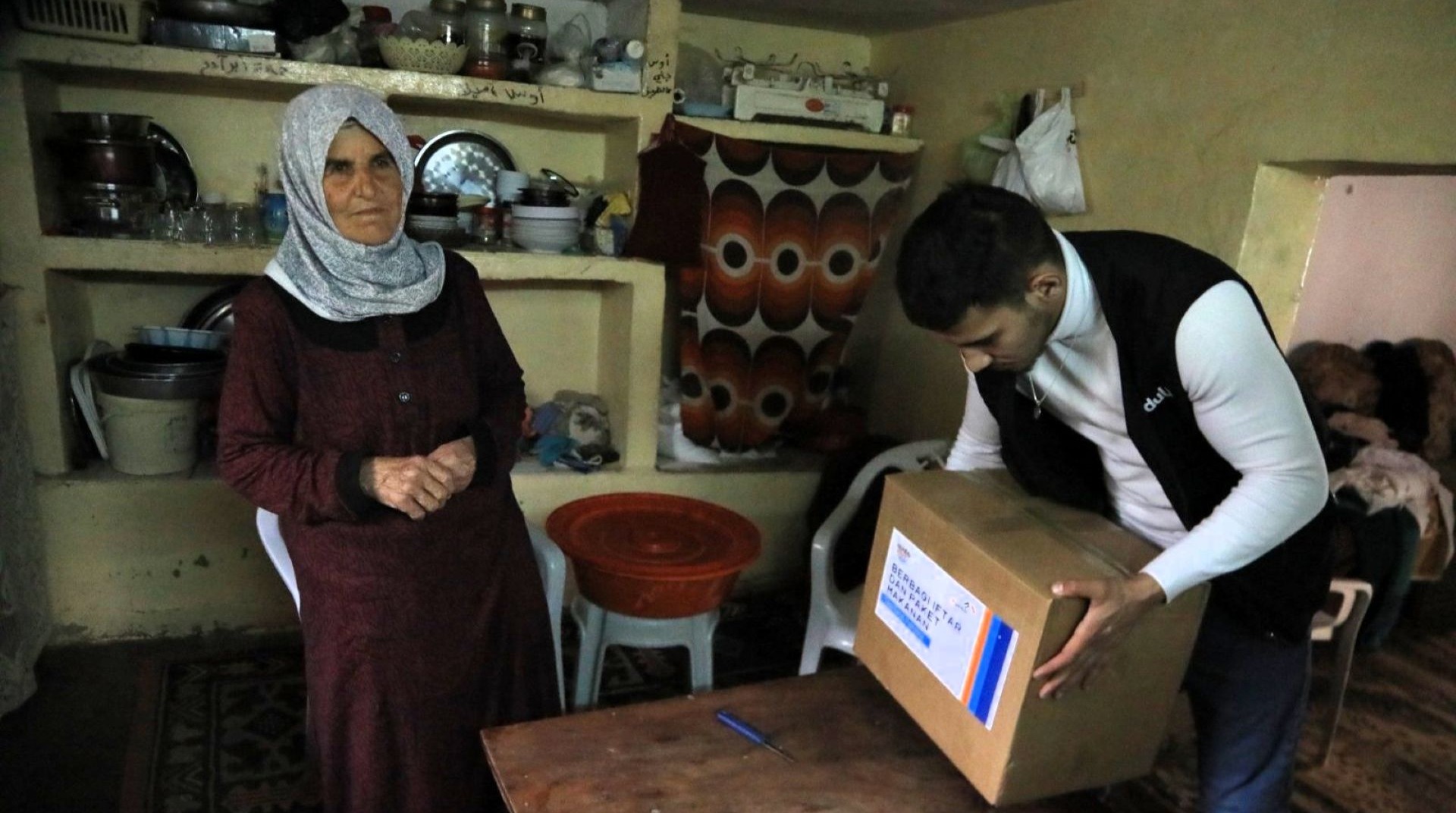 Secercah Senyum di Tepi Barat Kala Bingkisan Lebaran Mengetuk Pintu Jenin 