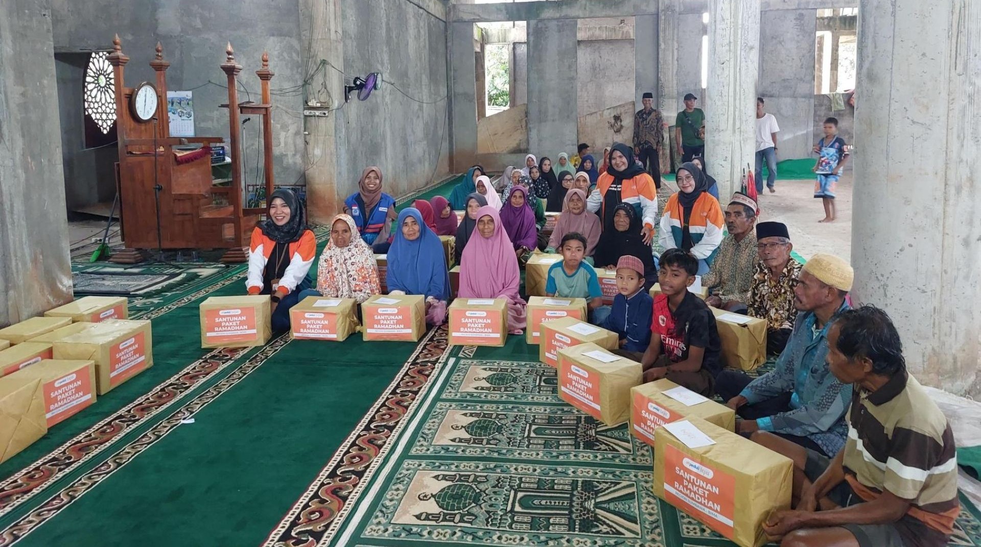 Sinergi Kebaikan Ramadhan, BTPN Syariah dan DT Peduli Hadirkan Bantuan Sembako dan Santunan di Bima 