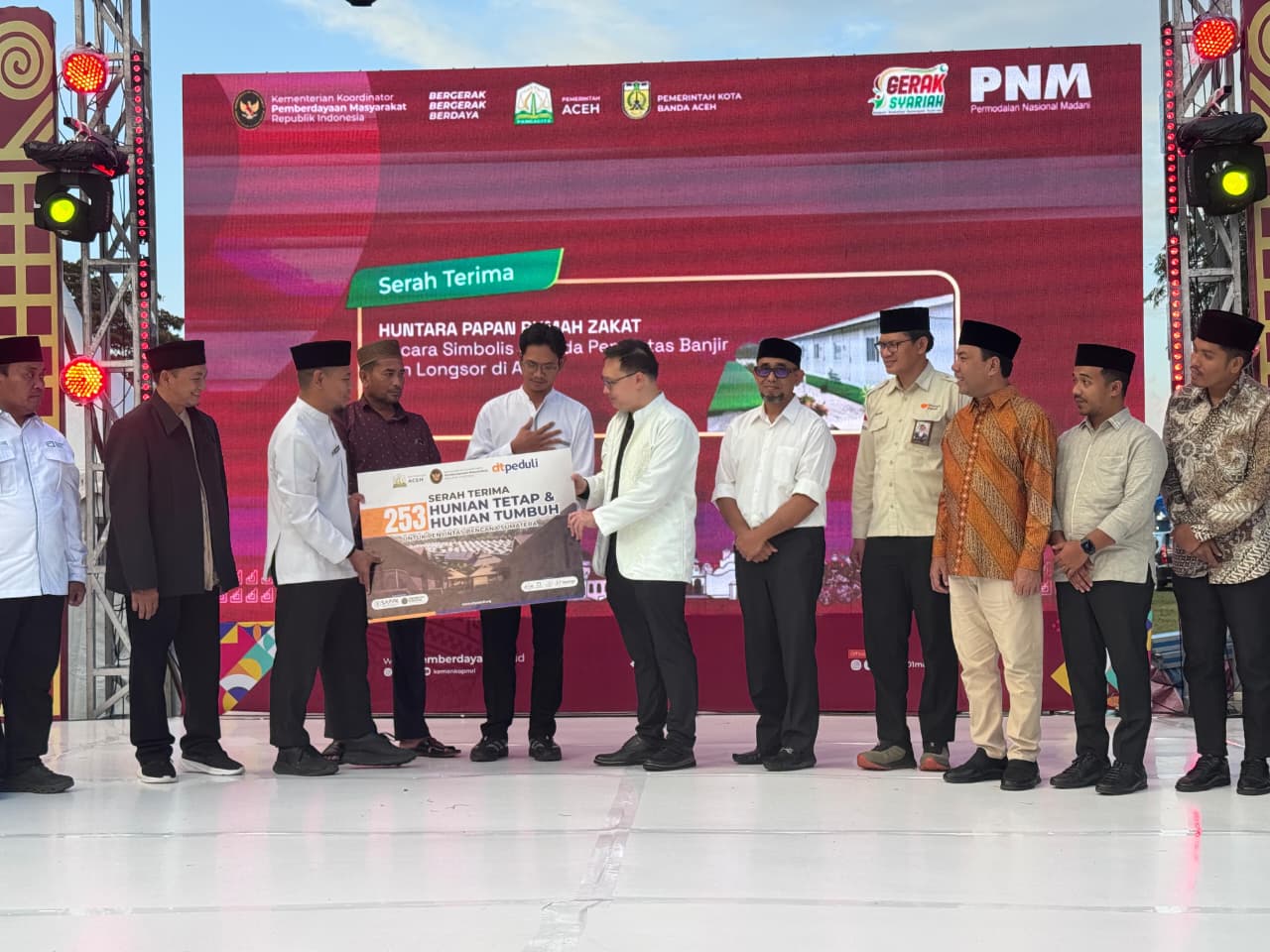 DT Peduli Aceh Serahkan Hunian Sementara dan Hunian Tetap untuk Penyintas Banjir Bandang