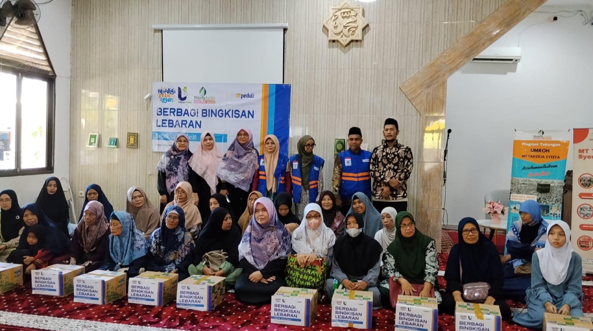 DT Peduli Depok Salurkan Paket Sembako di Wilayah Taman Anyelir Kota Depok