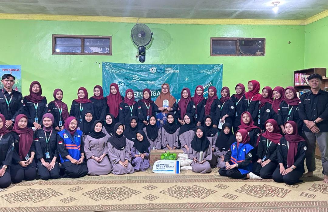 DT Peduli Solo Bersama Keluarga Mahasiswa Boyolali Soloraya Gelar Buka Bersama di Panti Asuhan