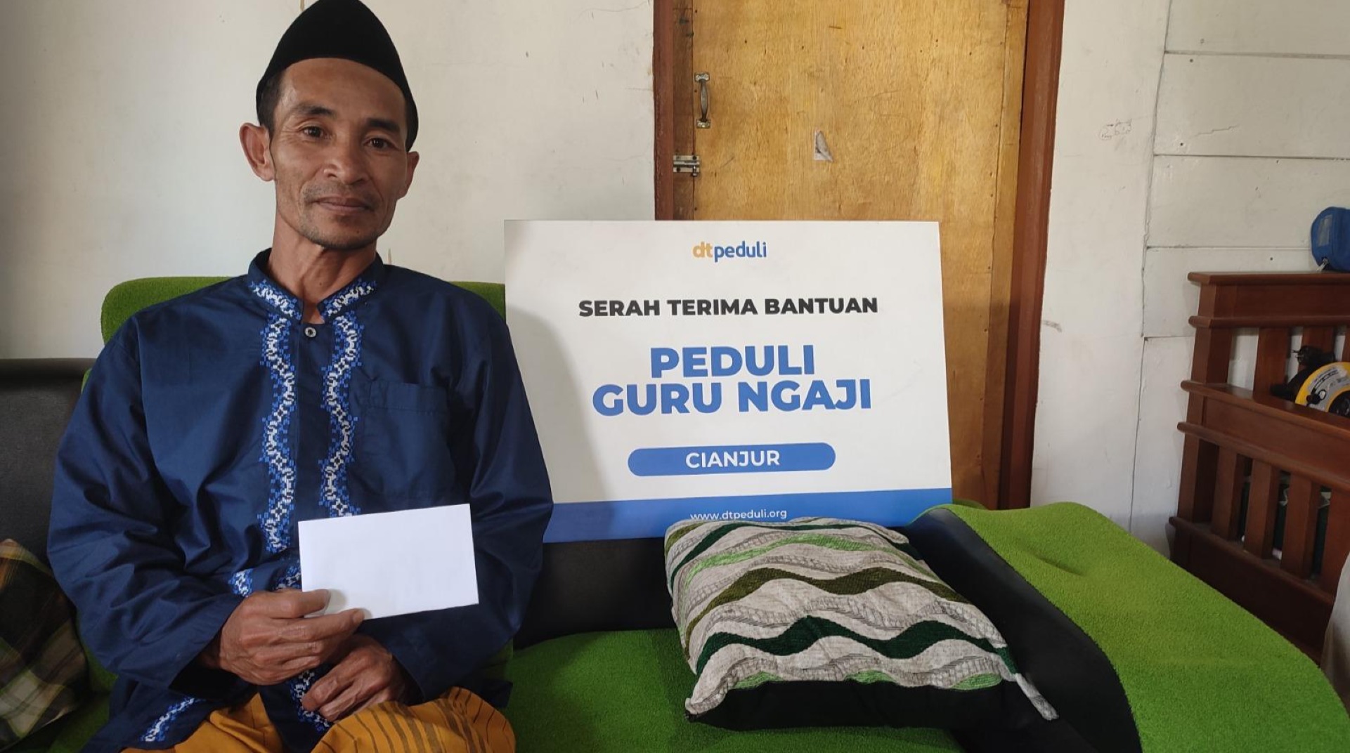Dukung Pengajar Al-Qur’an, DT Peduli Cianjur Salurkan Program Peduli Guru Ngaji