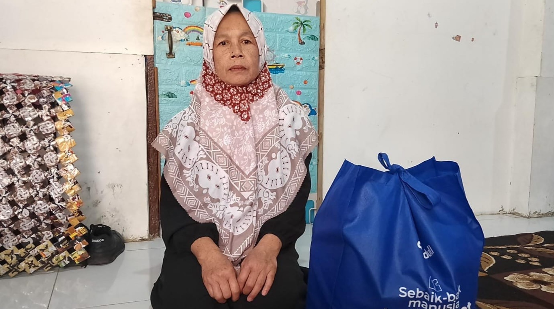 Berbagi Kebahagiaan Jelang Lebaran, DT Peduli Cianjur Salurkan Bingkisan untuk Warga yang Membutuhkan 