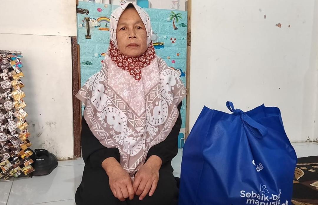 Berbagi Kebahagiaan Jelang Lebaran, DT Peduli Cianjur Salurkan Bingkisan untuk Warga yang Membutuhkan 