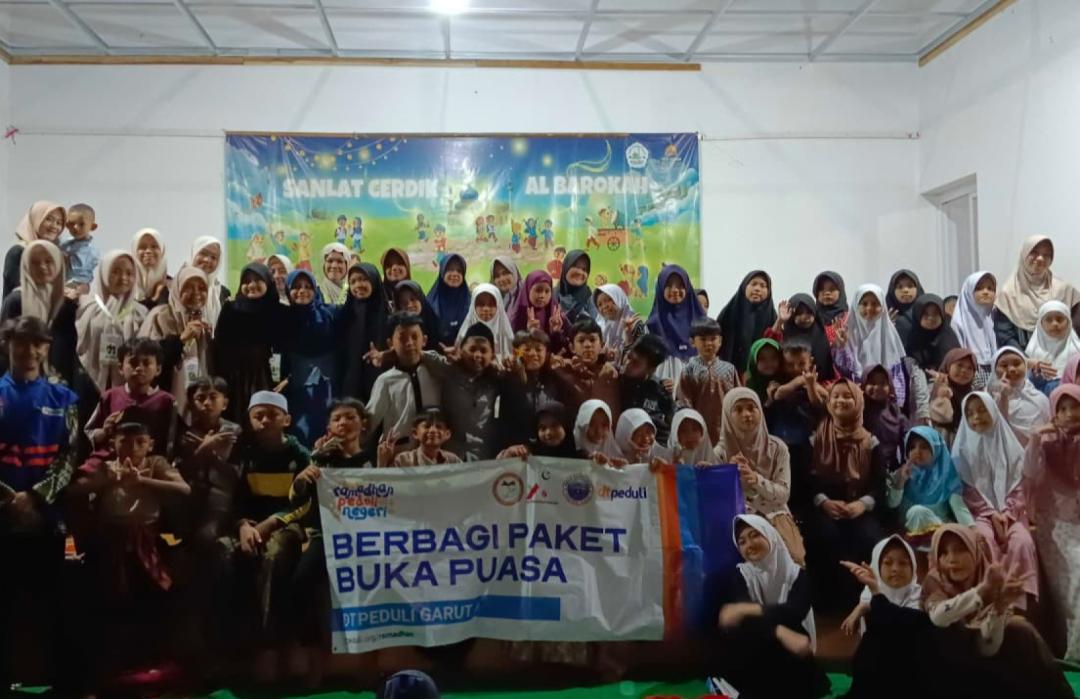 Hangatnya Ramadhan, DT Peduli Garut dan DKM Al-Barokah Gelar Buka Puasa Bersama 