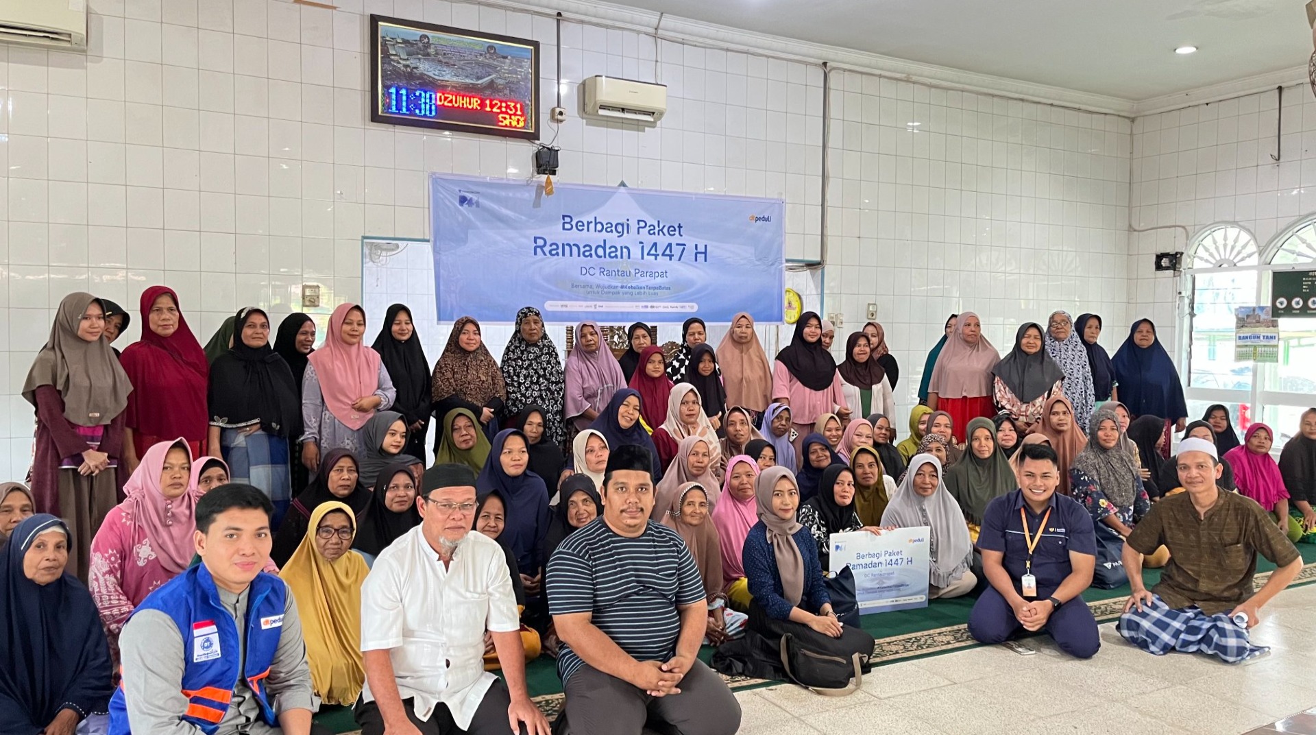 DT Peduli Sumut dan PT. Paragon Group Salurkan Paket Bingkisan Lebaran 